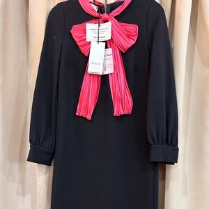 Women's Gucci Black Dress with pink bow size 2 new with tags